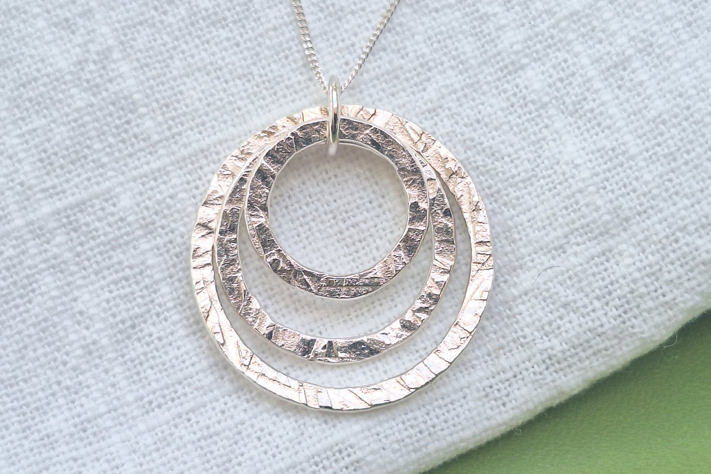 Storm Silver Trinity 3-ring pendant