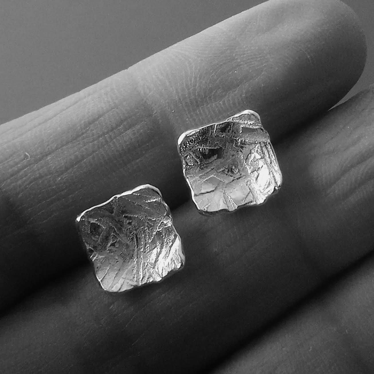 Storm Silver Square curved stud earrings