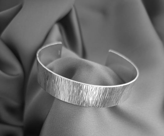 Ripple silver wide cuff bangle