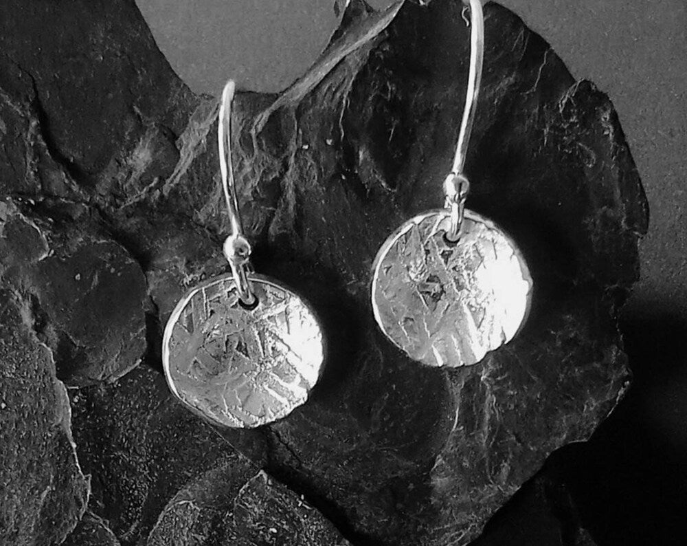 Storm silver Dinky Dot earrings