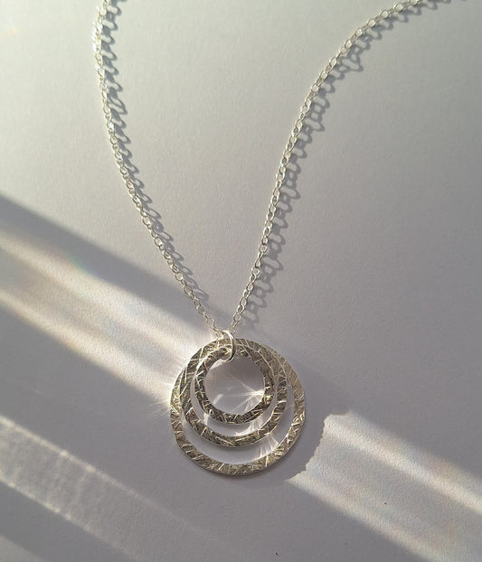 Storm Silver Trinity 3-ring pendant