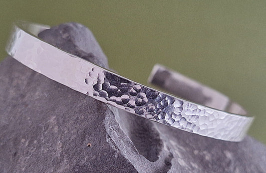 Rain silver narrow cuff bangle